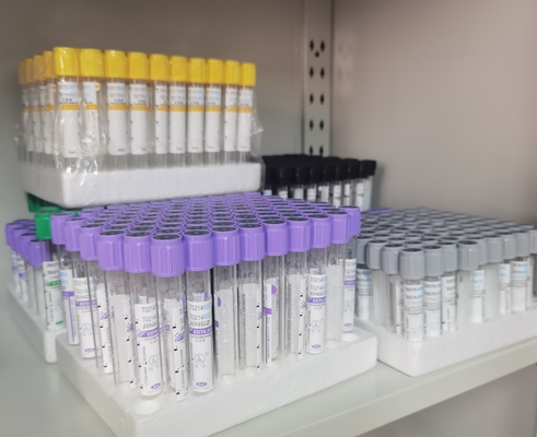 Tubos EDTA de cor púrpura com rótulo violeta para melhor recolha de amostras