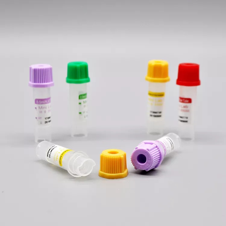 A criança usa o micro vácuo dos tubos 8*45mm do EDTA 0.5ml não para o hospital